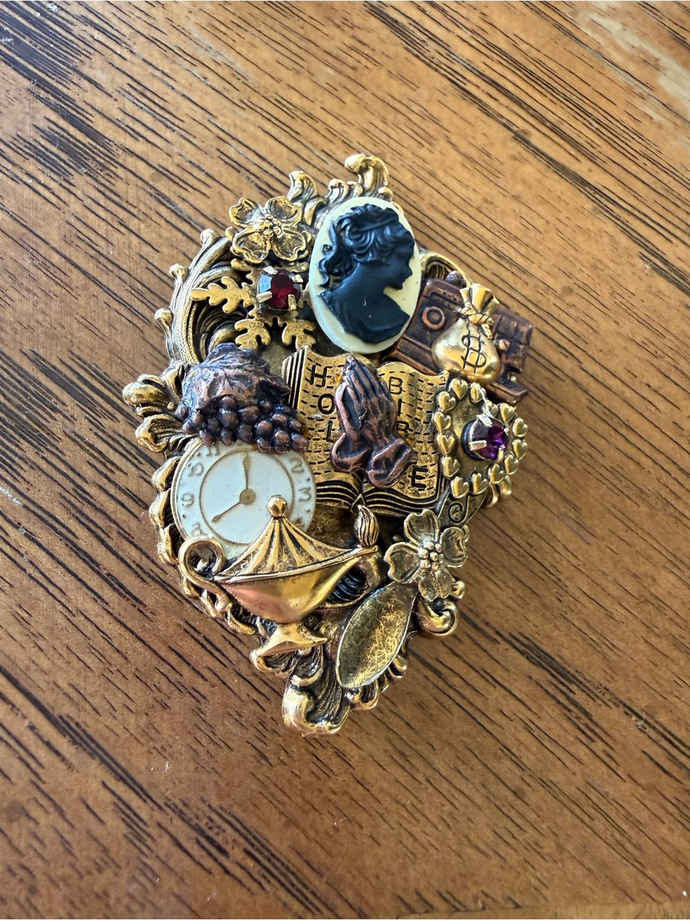 Scripture Wear Vintage Inspirational Collage Brooch – Gold Tone Cameo Faith Pin - Picture 2 of 4